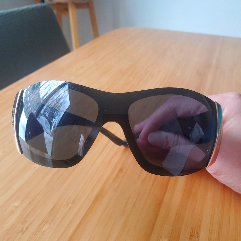 CHANEL 6009 c 501/87 125 quilted CC sunglasses